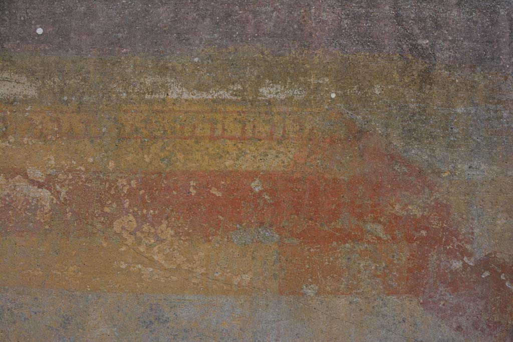 VI 15 5 Pompeii. March 2019. Oecus/triclinium 8, detail from lower centre of south wall.
Foto Annette Haug, ERC Grant 681269 DÉCOR.