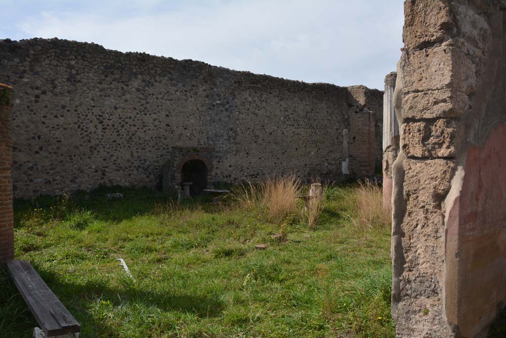 VI 15 5 Pompeii. March 2019. Garden area 11, looking north-west from east portico at south end.
Foto Annette Haug, ERC Grant 681269 DÉCOR.