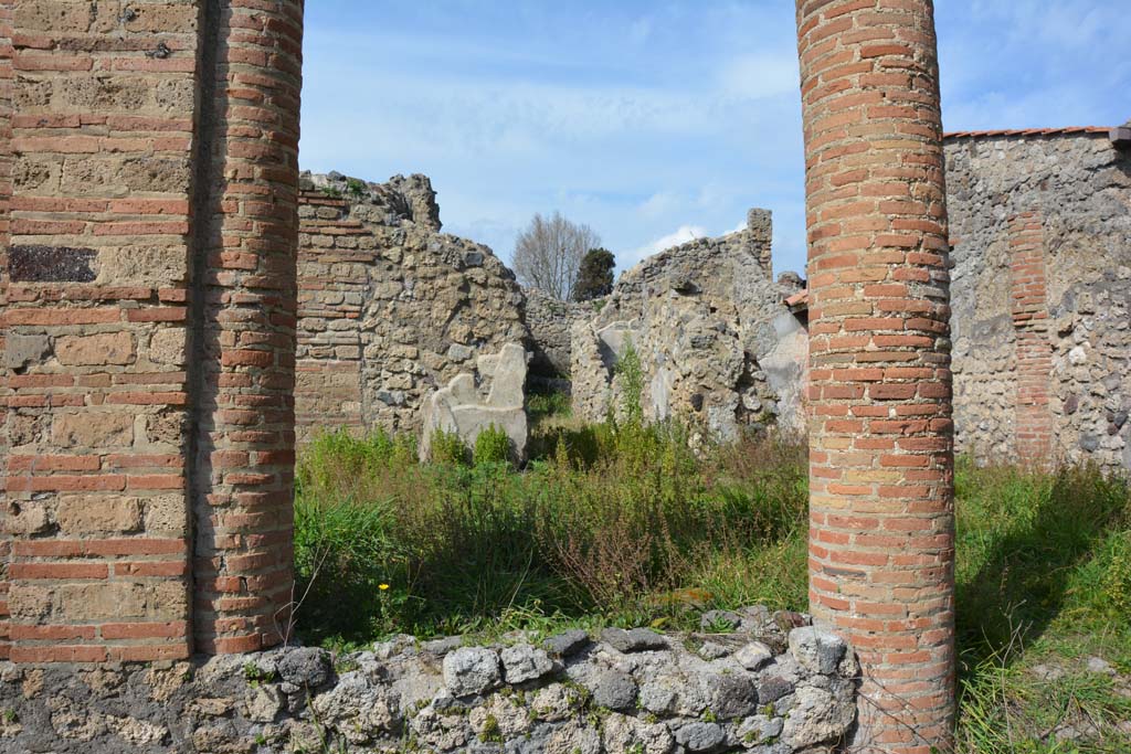 VI 15 5 Pompeii. March 2019. North portico at east end.
Foto Annette Haug, ERC Grant 681269 DÉCOR.