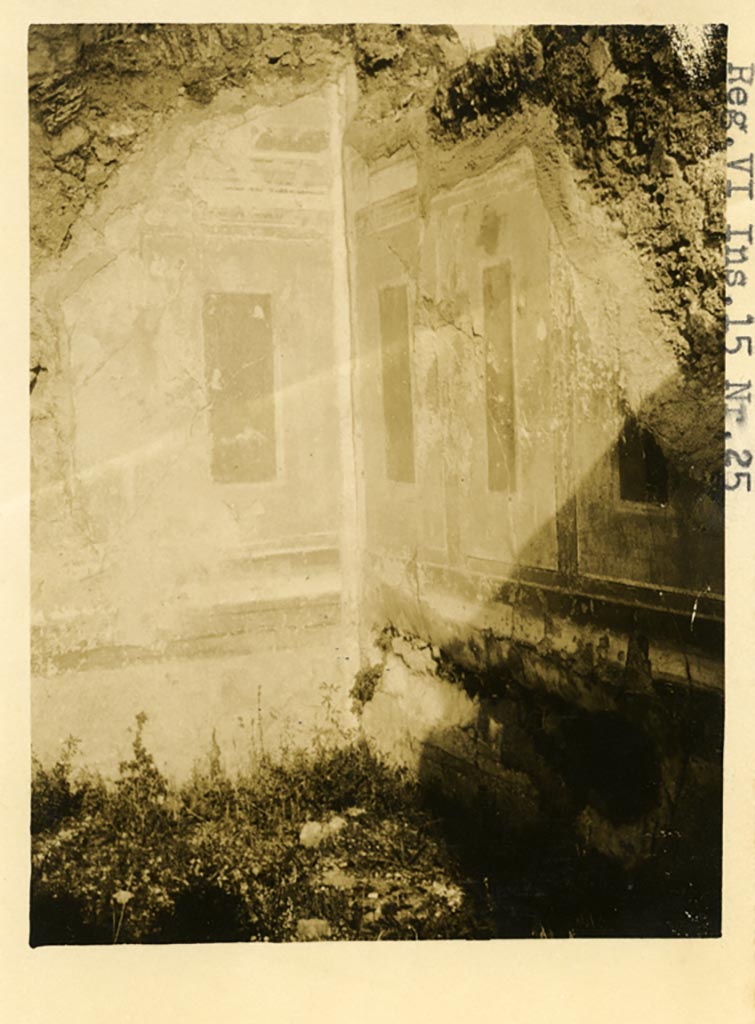 VI.15.5 Pompeii, shown as VI.15.25 on photo. Pre-1937-39. Cubiculum 14, looking north-east.
Photo courtesy of American Academy in Rome, Photographic Archive. Warsher collection no. 672.