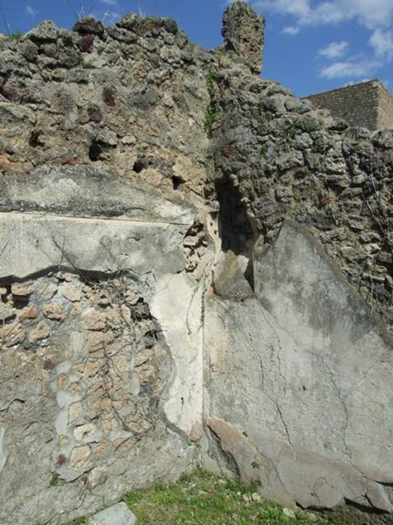 VI.15.5 Pompeii. March 2009. Room 16, north-east corner of cubiculum.