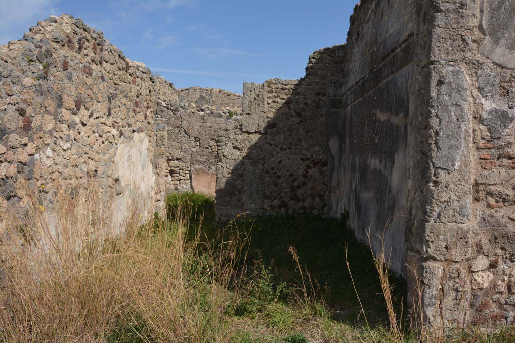 VI 15 5 Pompeii. March 2019. Oecus 24, looking east from east portico.
Foto Annette Haug, ERC Grant 681269 DÉCOR.