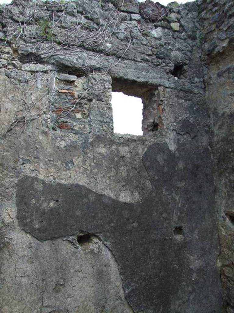 VI.15.6 Pompeii. March 2009. Room 3, east wall of cubiculum, with window onto Vicolo dei Vettii.