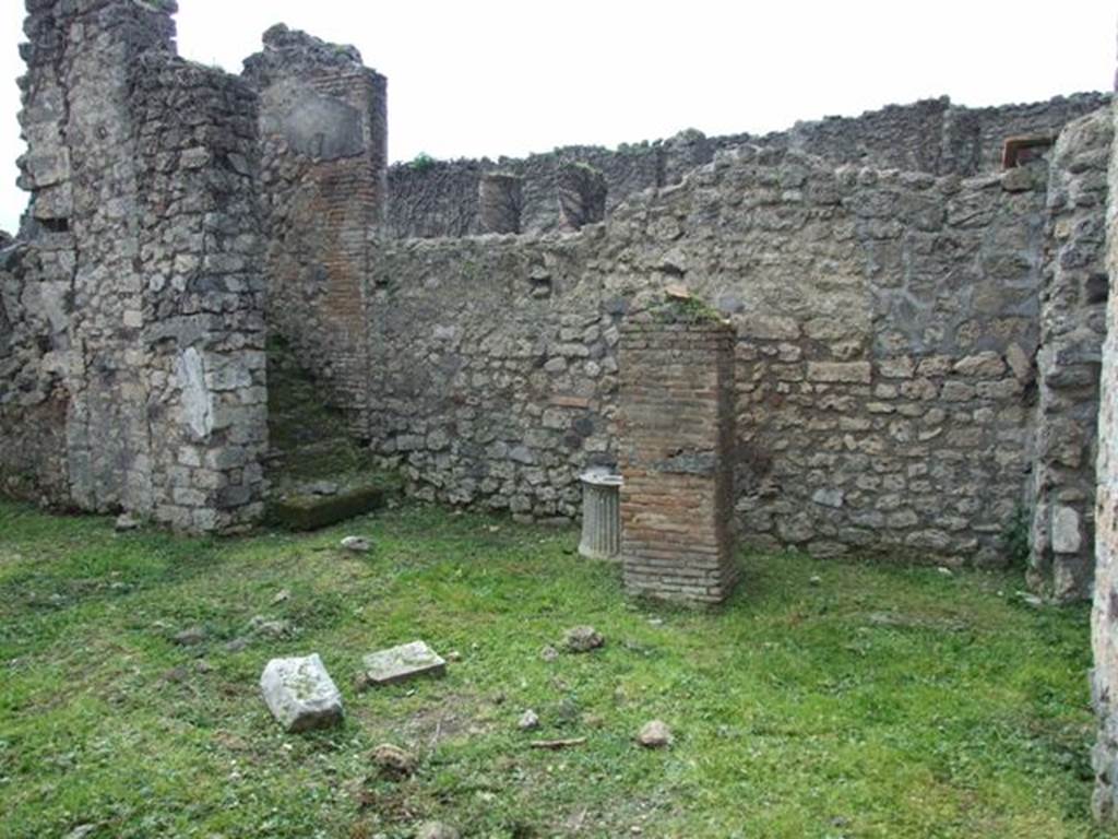 VI.15.6 Pompeii. March 2009. Looking south-west. Room 7, yard at rear of tablinum and corridor 6, with stairs to upper floor.