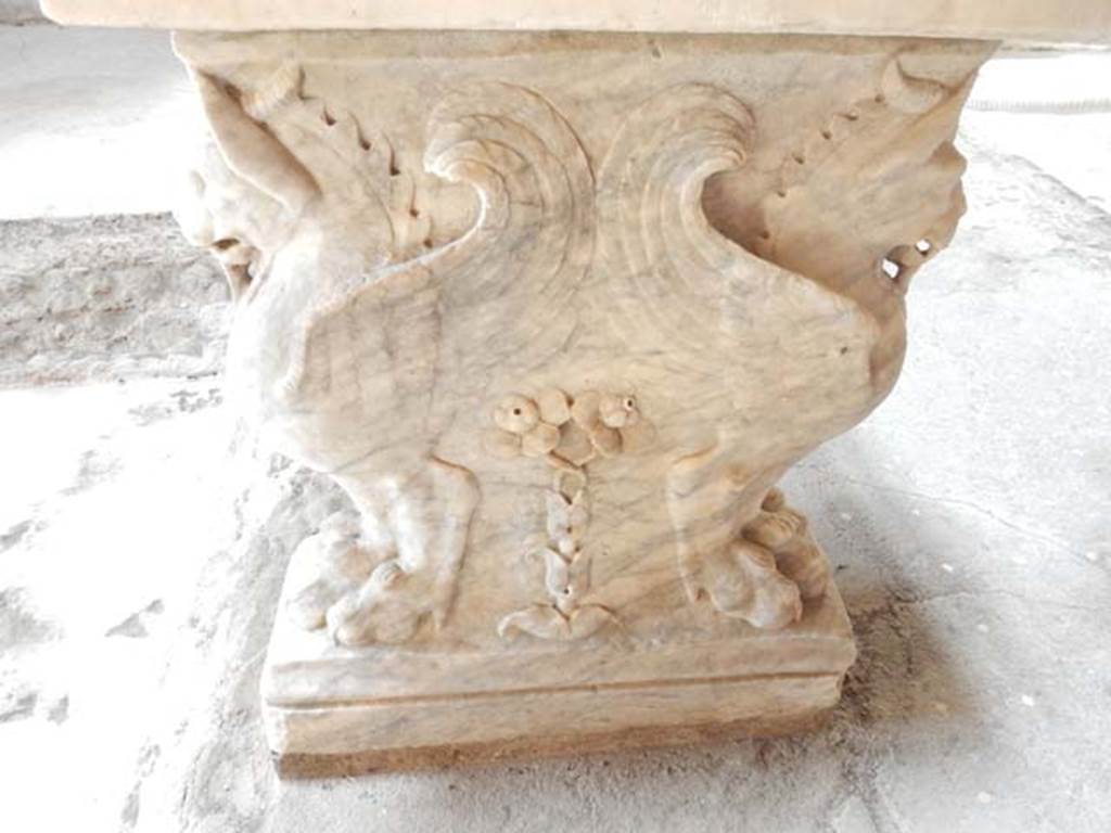 VI.15.8 Pompeii. May 2015. Looking towards decorative north side of marble table. Photo courtesy of Buzz Ferebee.