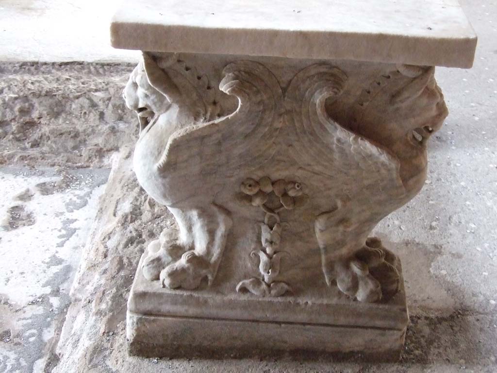 VI.15.8 Pompeii. December 2007. Detail of marble table support at north end.