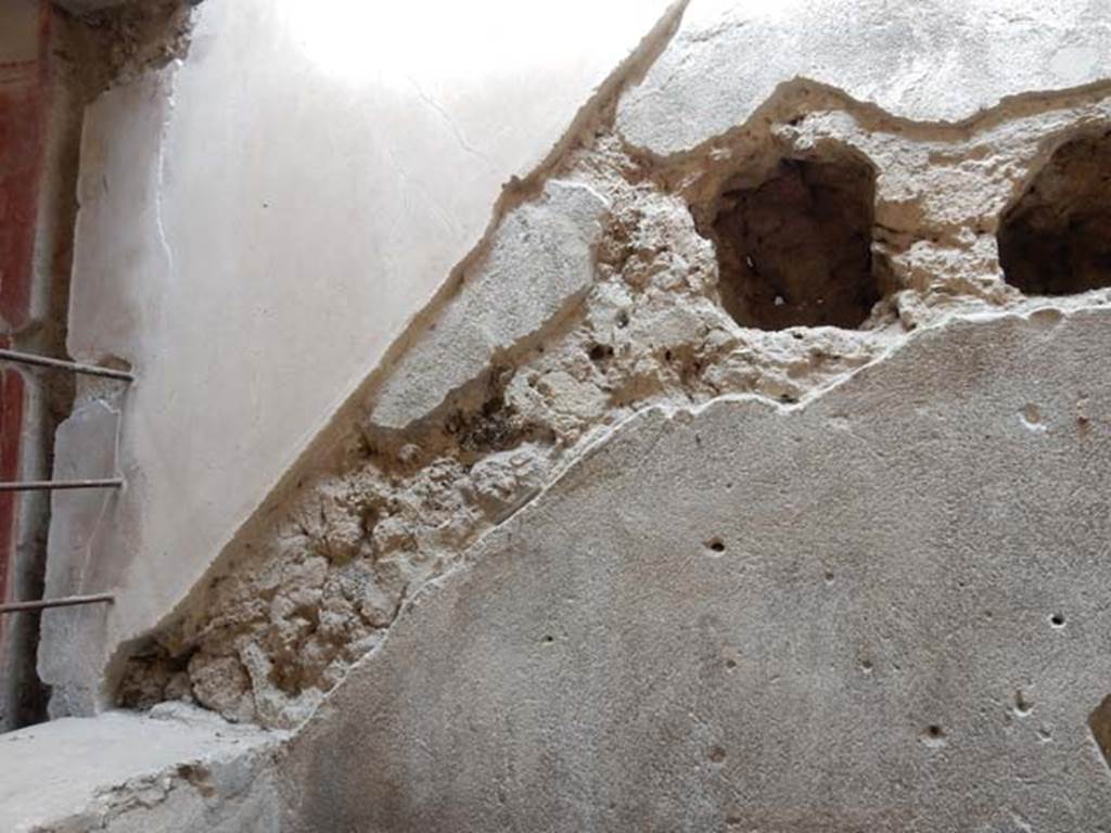 VI.15.8 Pompeii. May 2015. Line of stairs to the upper floor, in the north wall.
Photo courtesy of Buzz Ferebee.