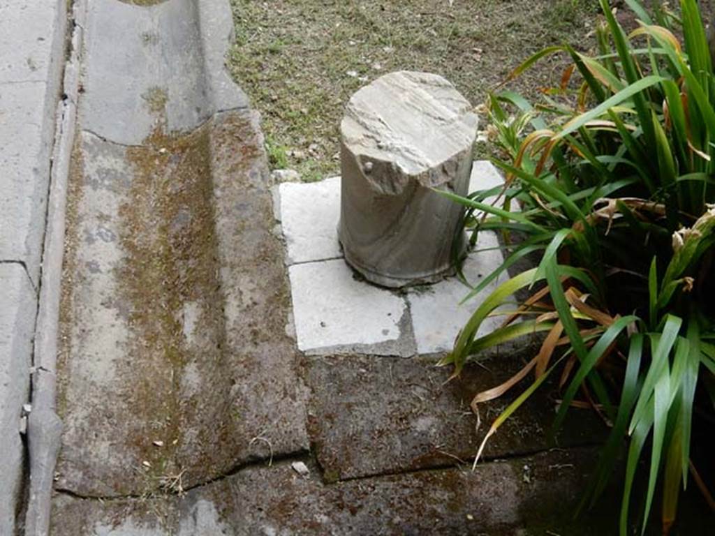 VI.16.7 Pompeii. May 2016. Room F, north-east corner of peristyle/garden. Photo courtesy of Buzz Ferebee.