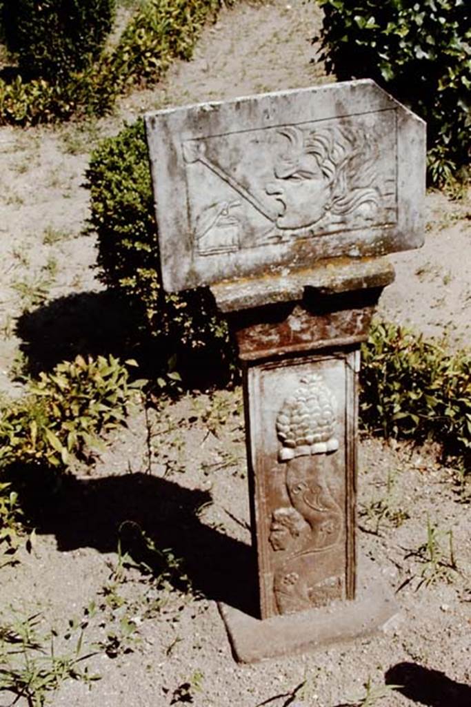 VI.16.7 Pompeii, 1968. Marble relief on a pedestal. Photo by Stanley A. Jashemski.
Source: The Wilhelmina and Stanley A. Jashemski archive in the University of Maryland Library, Special Collections (See collection page) and made available under the Creative Commons Attribution-Non Commercial License v.4. See Licence and use details. J68f0199