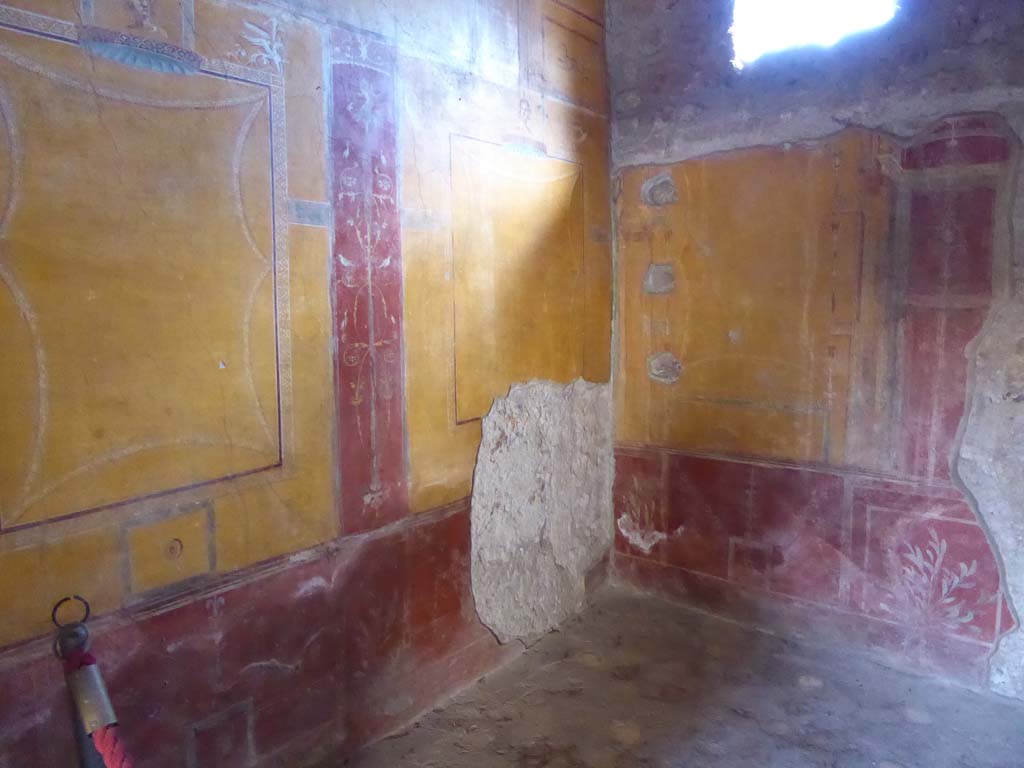 VI.16.7 Pompeii. September 2015. Room N, looking towards south-east corner.
Foto Annette Haug, ERC Grant 681269 DÉCOR.