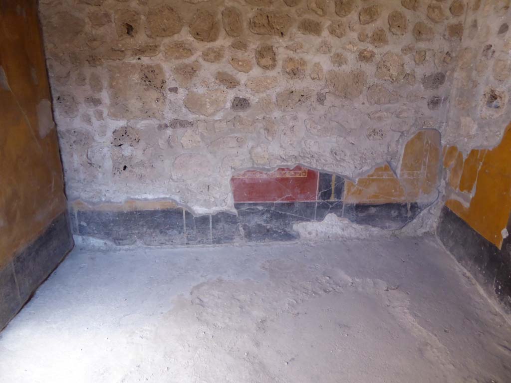 VI.16.7 Pompeii. September 2015. Cubiculum D, looking towards east wall. 
In this room is a painting of Mercury with winged ankles and caduceus.
Foto Annette Haug, ERC Grant 681269 DÉCOR.