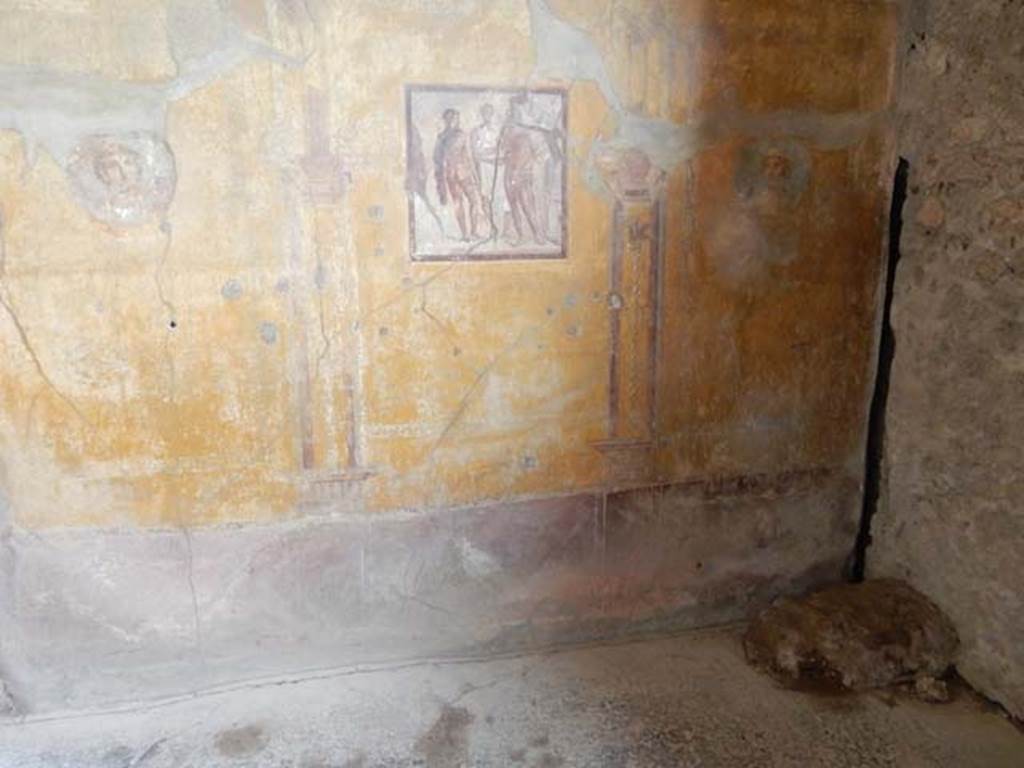 VI.16.15 Pompeii. May 2015. Room G, looking towards structure on floor in south-east corner.  Photo courtesy of Buzz Ferebee.