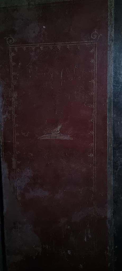 VI.16.15 Pompeii. December 2023. 
Room H, painting of bird from panel at south end of west wall. 
Photo courtesy of Miriam Colomer.