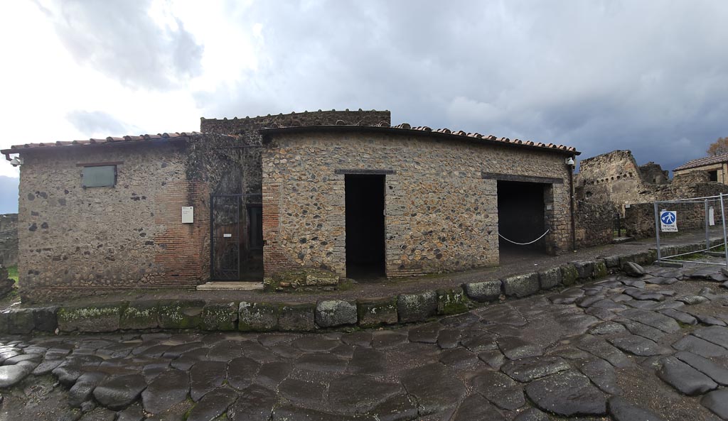 VI.16.15 Pompeii. December 2023. Looking west towards entrance doorway. Photo courtesy of Miriam Colomer.