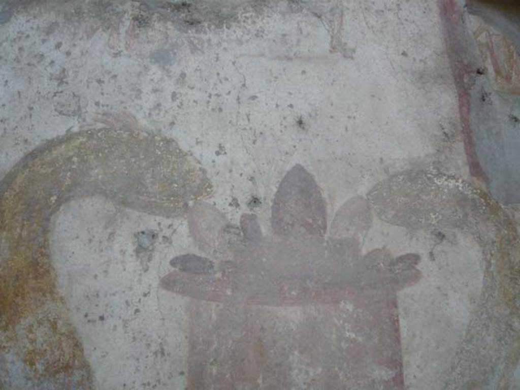 VI.16.15 Pompeii, May 2012. Lararium in atrium, detail of heads of two serpents at altar.
Photo courtesy of Buzz Ferebee.