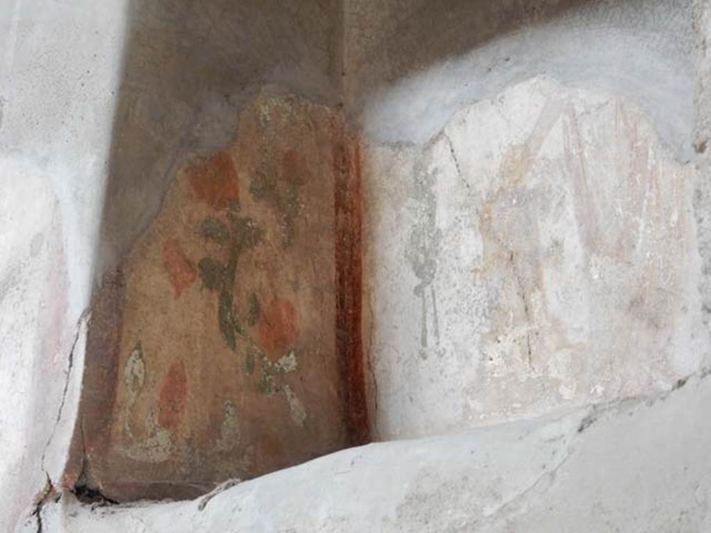 VI.16.15 Pompeii. May 2015. Looking towards north-west corner of lararium.  Photo courtesy of Buzz Ferebee.