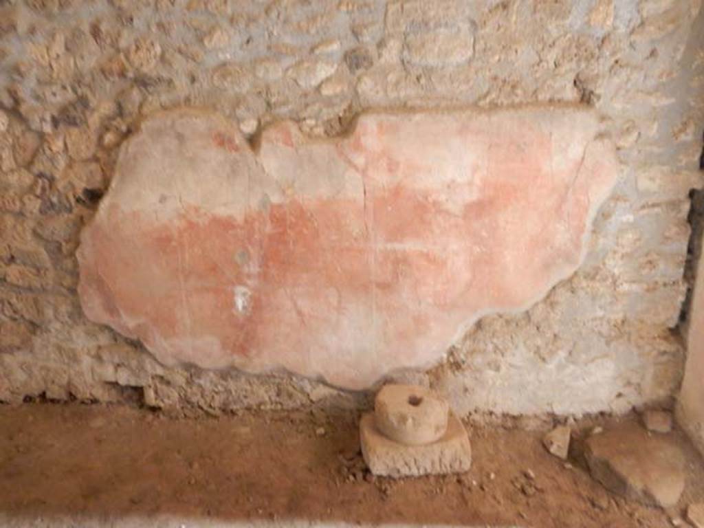 VI.16.15 Pompeii. May 2015. Room I on north side of atrium. Red plaster on lower east wall. Photo courtesy of Buzz Ferebee.