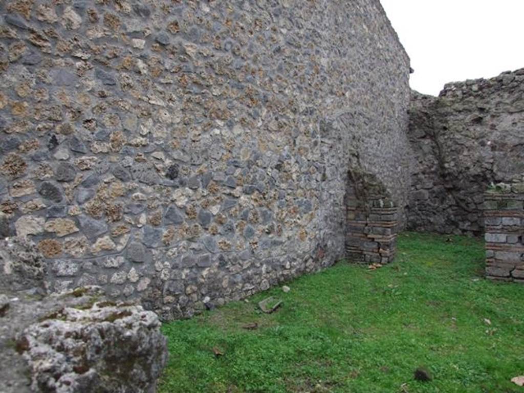 VI.16.18 Pompeii.  December 2007.  South wall and rear room in south west corner.