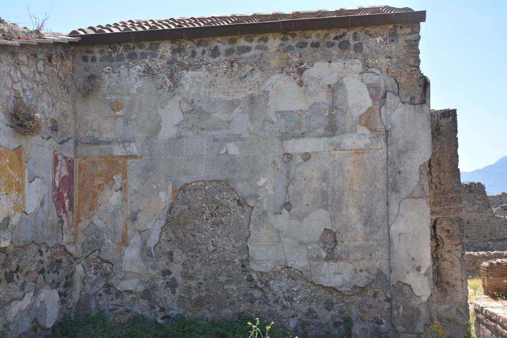 VI.16.27 Pompeii. July 2017. Room J, looking towards south wall. 
Foto Annette Haug, ERC Grant 681269 DÉCOR.