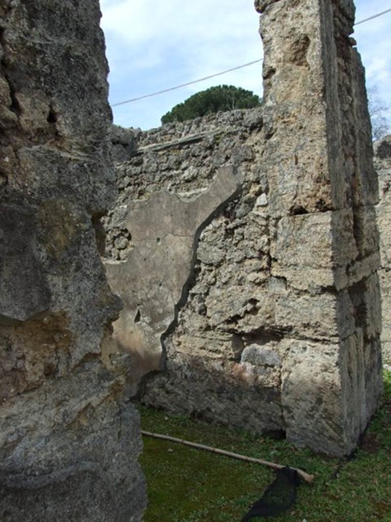 VI.16.27 Pompeii. March 2009. Doorway to room A, and north wall of entrance corridor or fauces of VI.16.26.