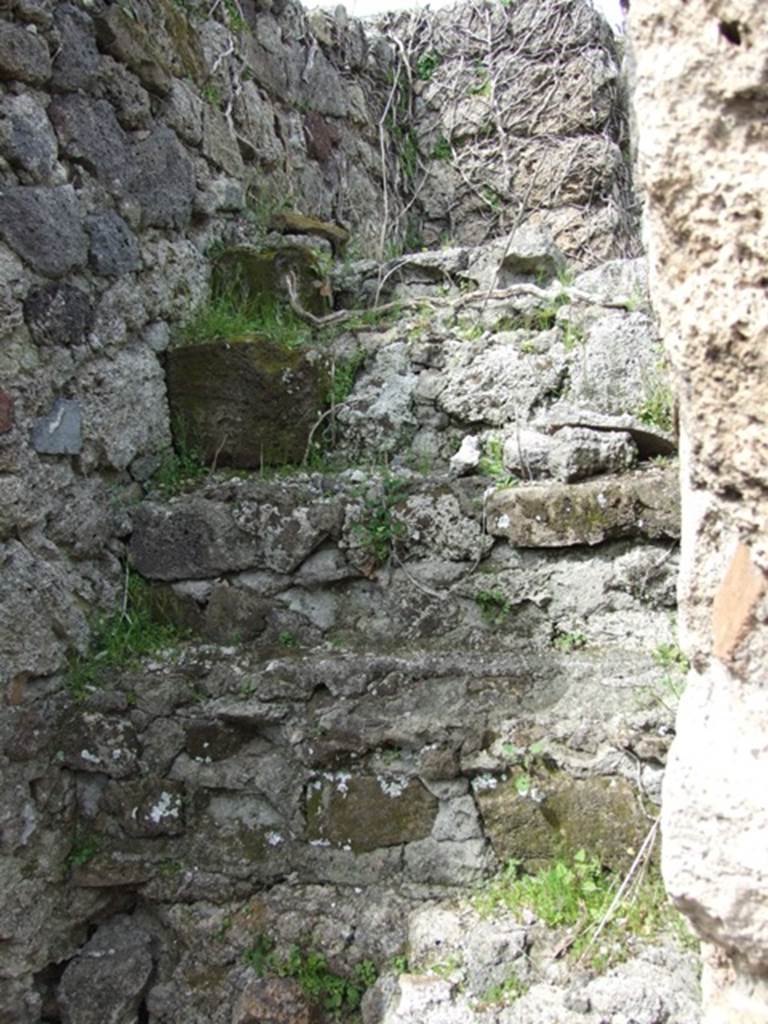 VI.16.27 Pompeii. March 2009. V’, stairs to upper floor, next to room U.