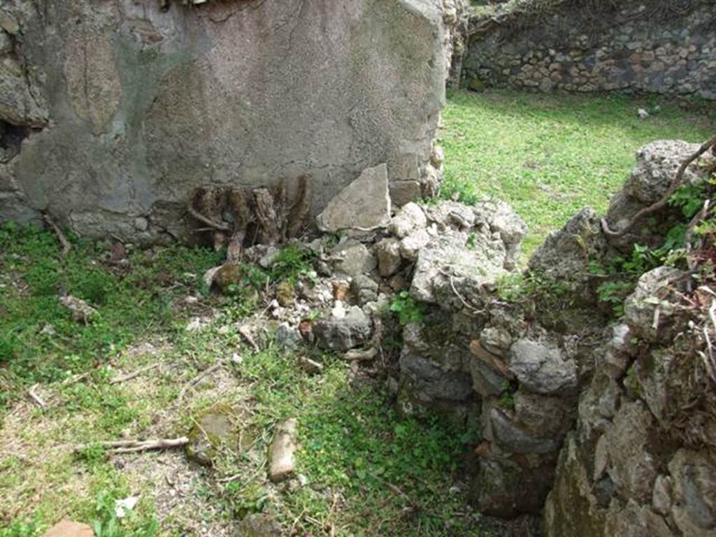 VI.16.29 Pompeii. March 2009. Room M, south-west corner.