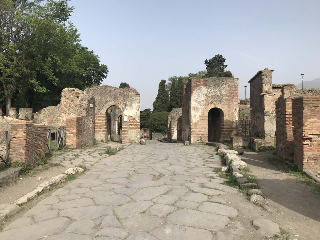 VI.17.1, Pompeii. April 2019. Entrance doorway on left (west) side of Herculaneum Gate,
Photo courtesy of Rick Bauer.
