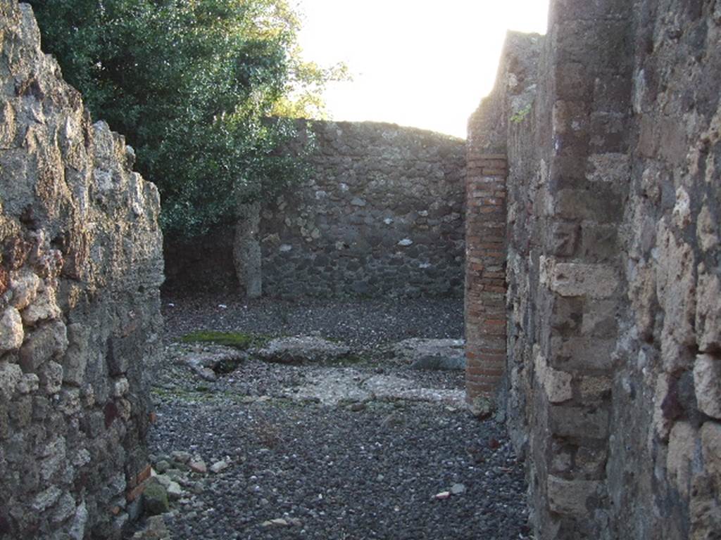 VI.17.5 Pompeii. December 2006. Looking west to atrium.