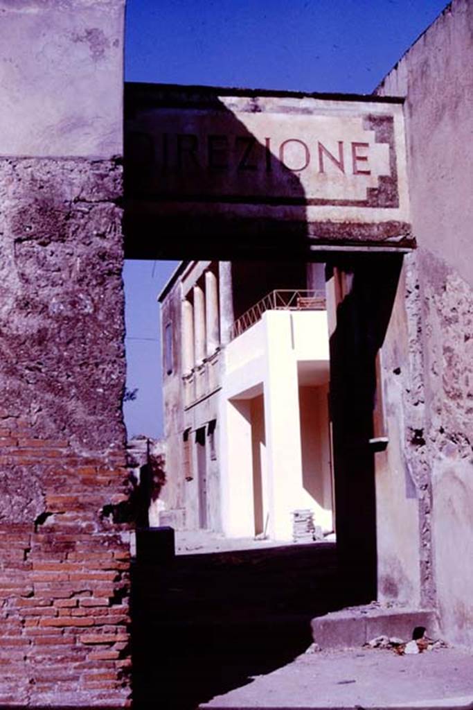 VI.17.27 Pompeii. 1966. 
Entrance doorway, looking towards north side of atrium with upper storey columned balcony. 
Photo by Stanley A. Jashemski.
Source: The Wilhelmina and Stanley A. Jashemski archive in the University of Maryland Library, Special Collections (See collection page) and made available under the Creative Commons Attribution-Non Commercial License v.4. See Licence and use details.
J66f0547