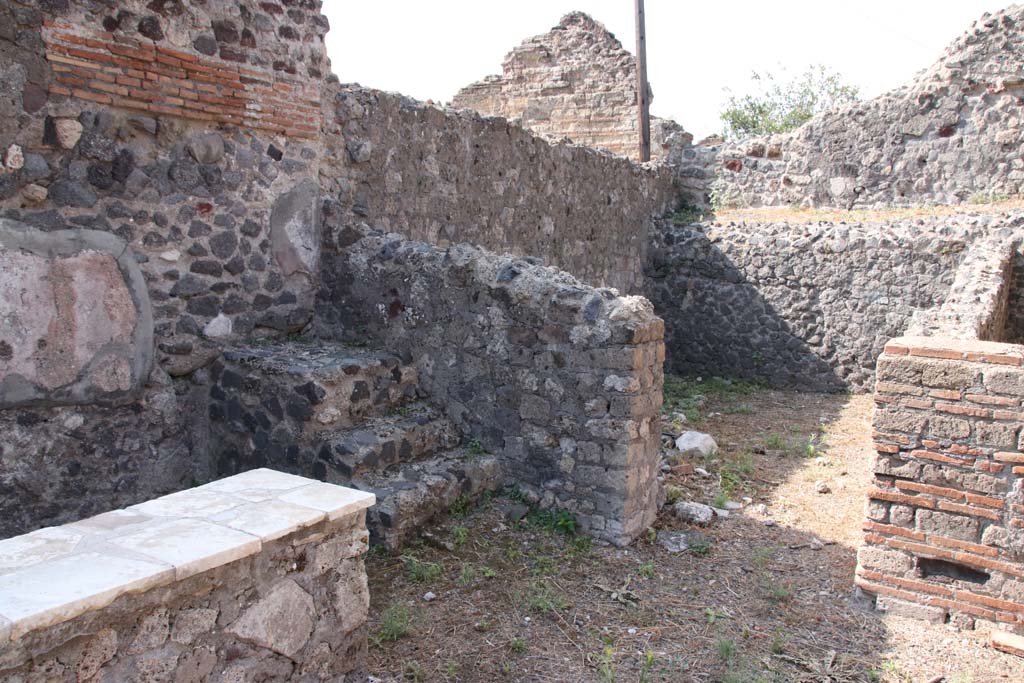 VI.17.31 Pompeii. September 2021. Looking across shop-room towards rear room on south-west side. Photo courtesy of Klaus Heese.