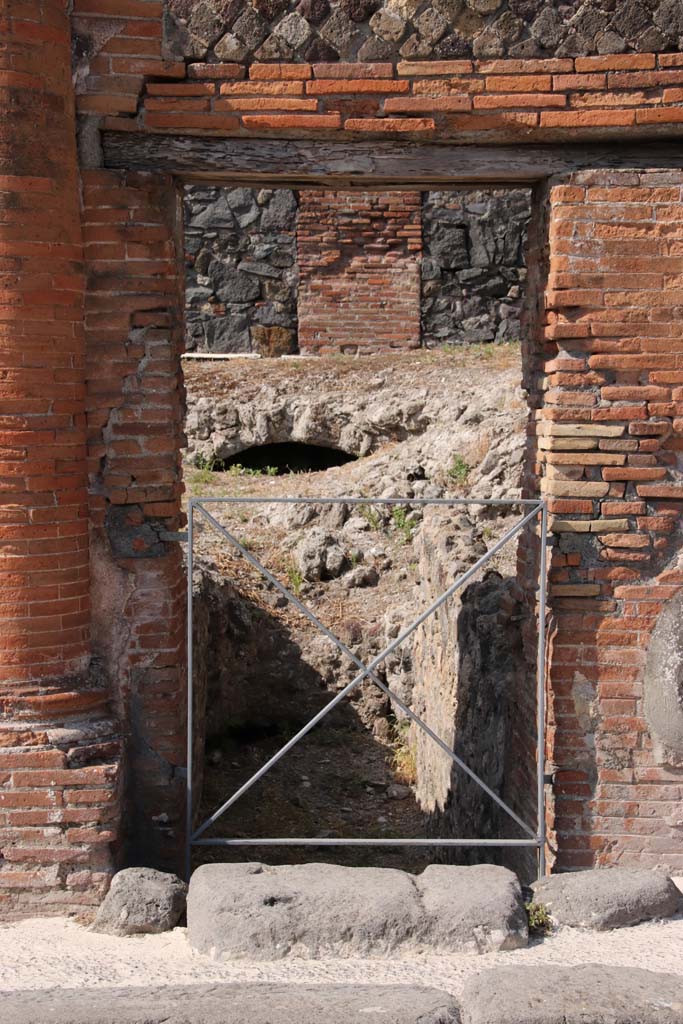 VI.17.35 Pompeii. September 2021. 
Entrance doorway to cellar/s on lower level. Photo courtesy of Klaus Heese.
