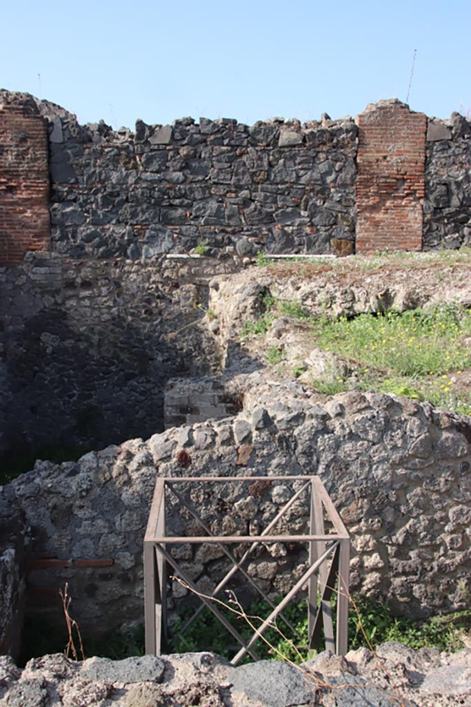 VI.17.36 Pompeii. October 2023. 
Looking west at the different floor levels. Photo courtesy of Klaus Heese.