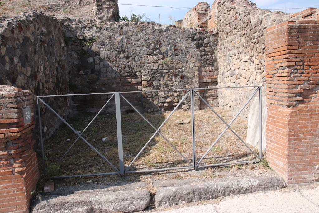 VI.17.38 Pompeii. September 2021. Entrance doorway on west side of Via Consolare. Photo courtesy of Klaus Heese.