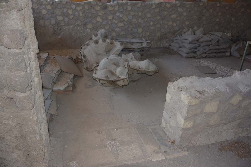 VI.17.41 Pompeii. September 2019. Doorway to triclinium in south wall of atrium.
Foto Annette Haug, ERC Grant 681269 DÉCOR.