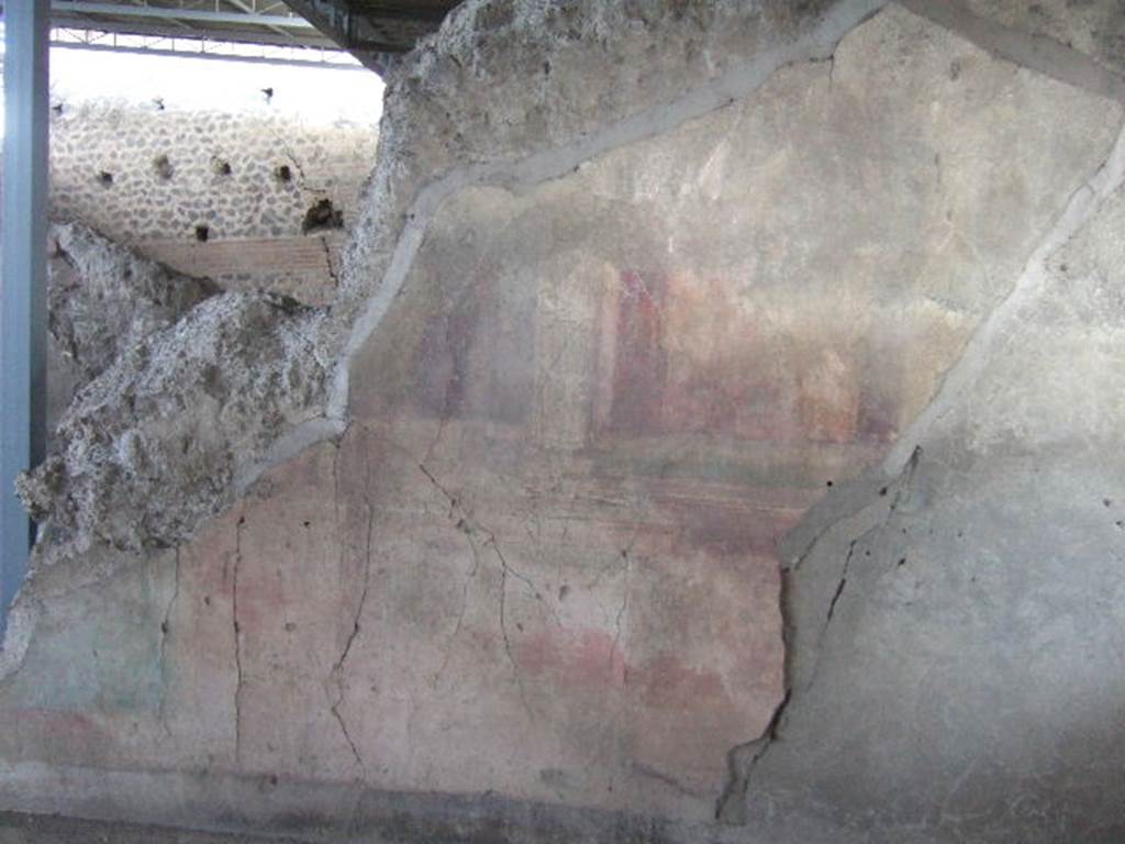 VI.17.41 Pompeii. May 2006. Painted plaster on north wall of atrium.