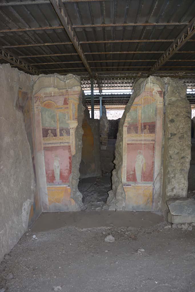 VI.17.41 Pompeii. September 2019. 
Looking towards east wall of small cubiculum on north side of tablinum, on right.
Foto Annette Haug, ERC Grant 681269 DÉCOR.