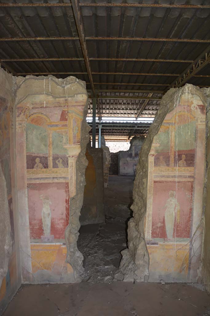 VI.17.41 Pompeii. September 2019. East wall of cubiculum 17.
Foto Annette Haug, ERC Grant 681269 DÉCOR.