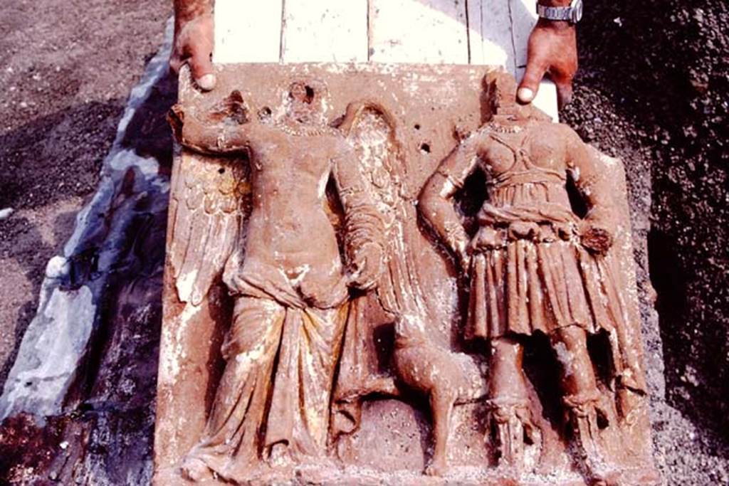 VI.17.42, Pompeii. 1983. Detail of terracotta plaque. Photo by Sally Gladden.    
 Source: The Wilhelmina and Stanley A. Jashemski archive in the University of Maryland Library, Special Collections (See collection page) and made available under the Creative Commons Attribution-Non Commercial License v.4. See Licence and use details. J80f0588