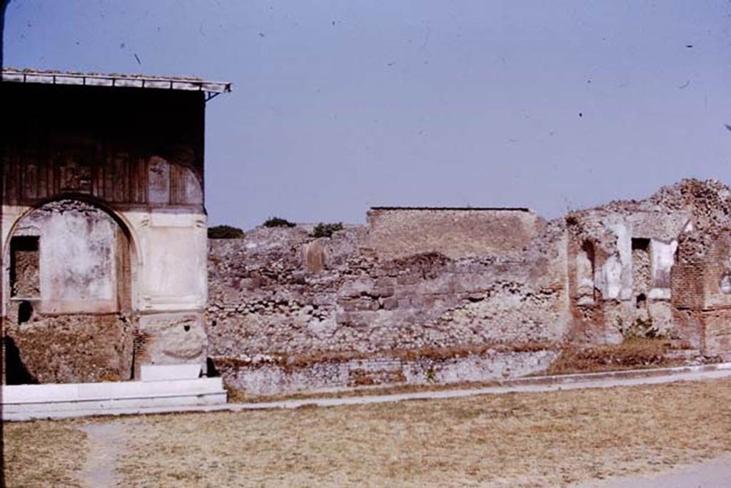 VII.1.8 Pompeii. 1975. Looking west towards the west side of gymnasium C and swimming pool. Photo by Stanley A. Jashemski.   
Source: The Wilhelmina and Stanley A. Jashemski archive in the University of Maryland Library, Special Collections (See collection page) and made available under the Creative Commons Attribution-Non Commercial License v.4. See Licence and use details. J75f0376
