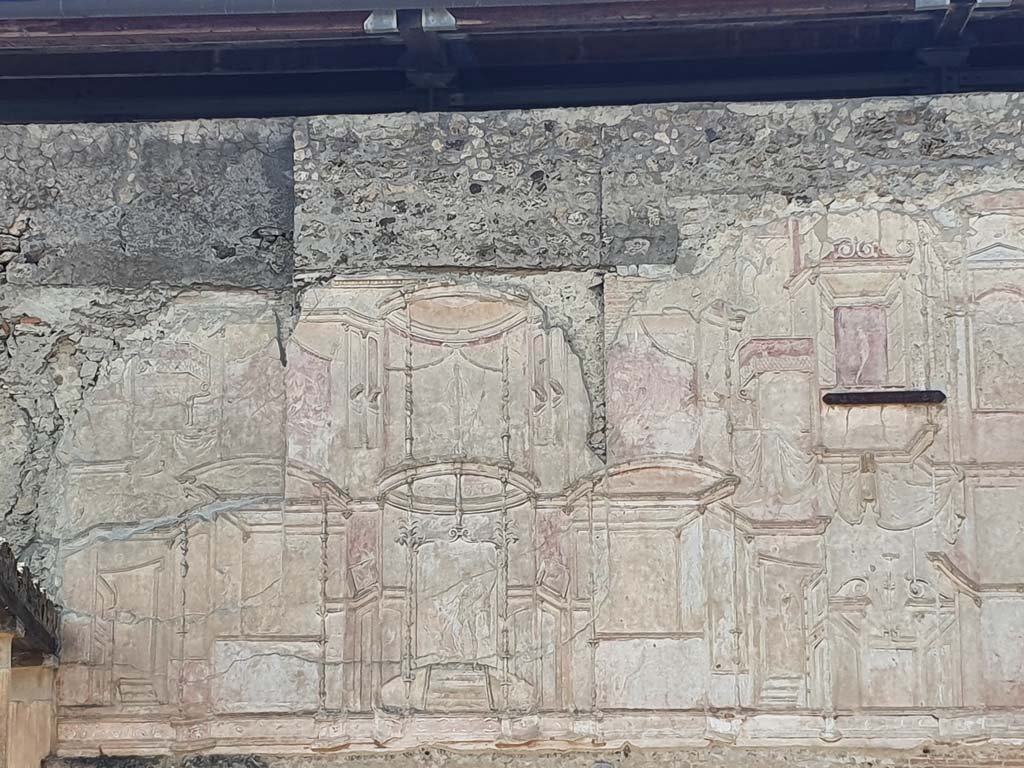 VII.1.8 Pompeii. July 2021. Detail of wall in south-west corner of gymnasium C.
Foto Annette Haug, ERC Grant 681269 DÉCOR