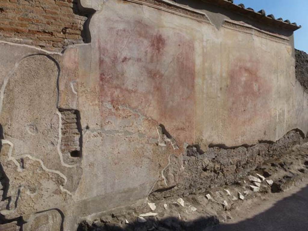 VII.1.8 Pompeii. June 2012. Decorative painted plaster from south wall of south portico B.
Photo courtesy of Michael Binns.