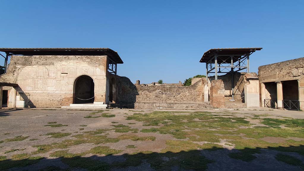 VII.1.8 Pompeii. July 2021. Gymnasium C, looking west.
Foto Annette Haug, ERC Grant 681269 DÉCOR