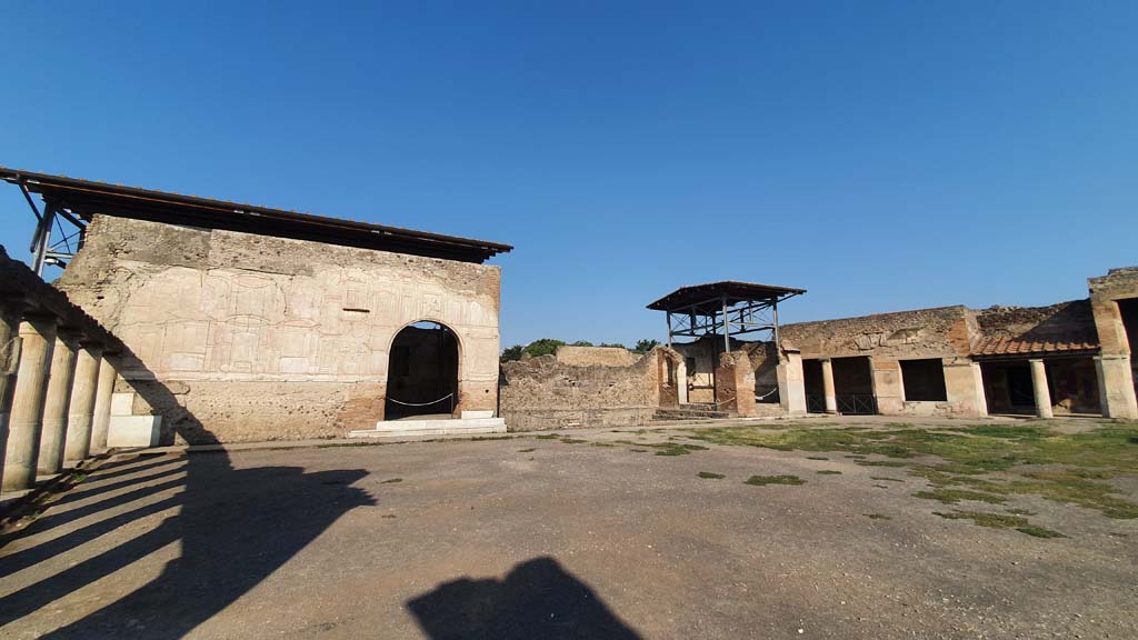 VII.1.8 Pompeii. July 2021. Looking north-west across the gymnasium. 
Foto Annette Haug, ERC Grant 681269 DÉCOR