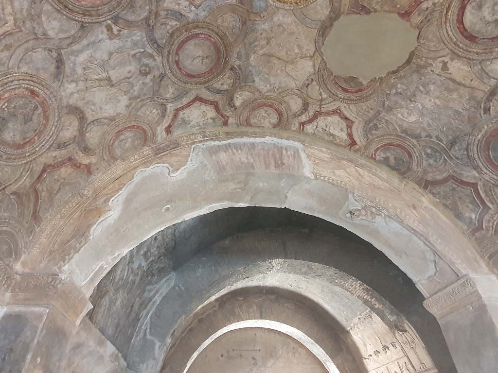 VII.1.8 Pompeii. July 2021. Looking east across stuccoed ceiling in vestibule 1 towards arched ceilings in changing room 2. 
Foto Annette Haug, ERC Grant 681269 DÉCOR
