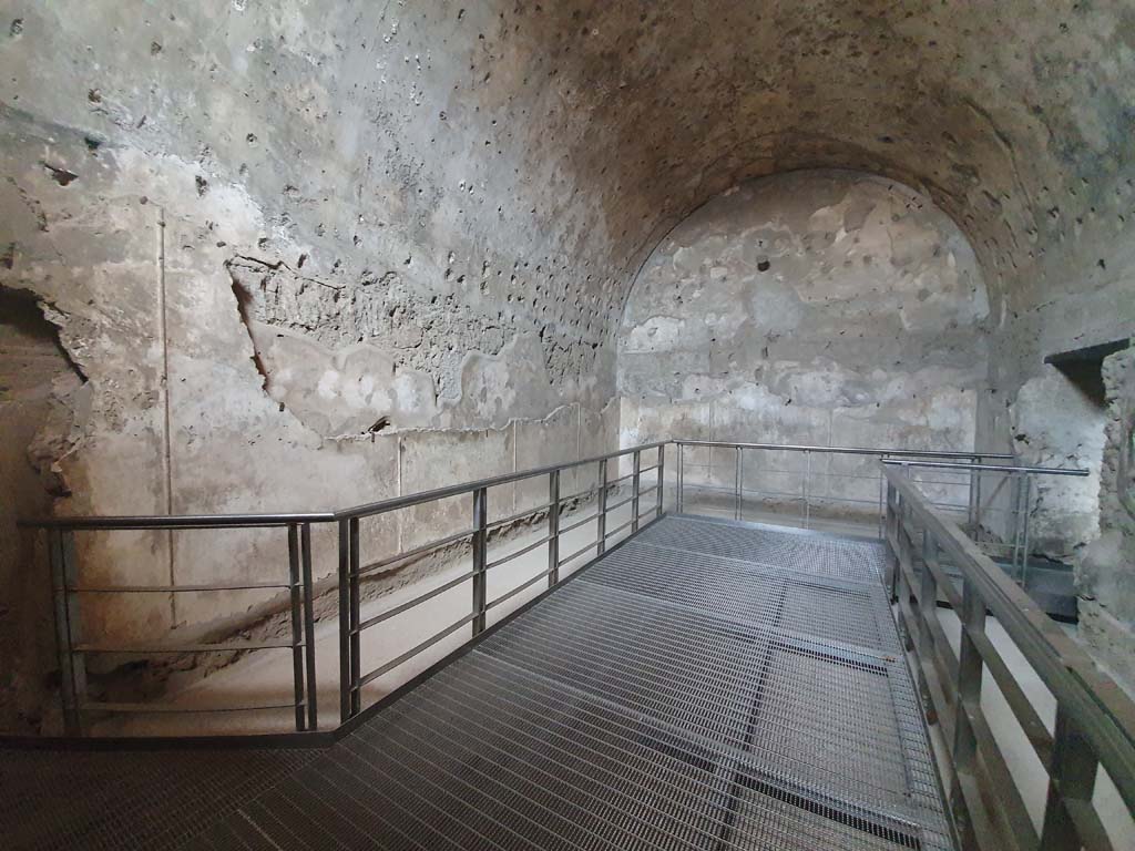 VII.1.8 Pompeii. July 2021. Tepidarium 10, looking east along north wall.   
Foto Annette Haug, ERC Grant 681269 DÉCOR