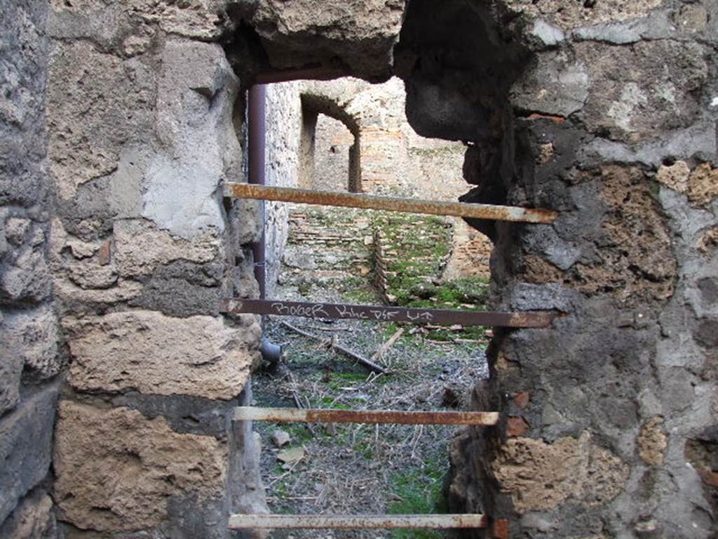 VII.1.8 Pompeii. December 2006. Looking east to praefurnium 7.