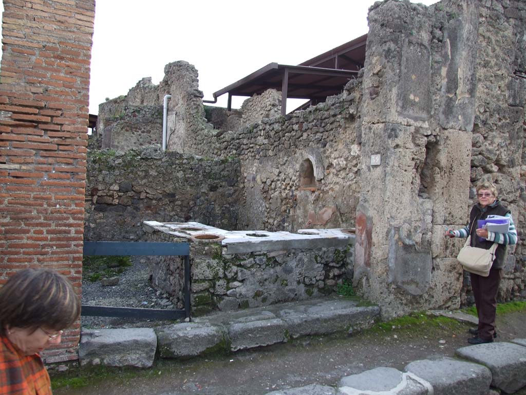 VII.1.39 Pompeii. December 2006. Looking south from Via degli Augustali.