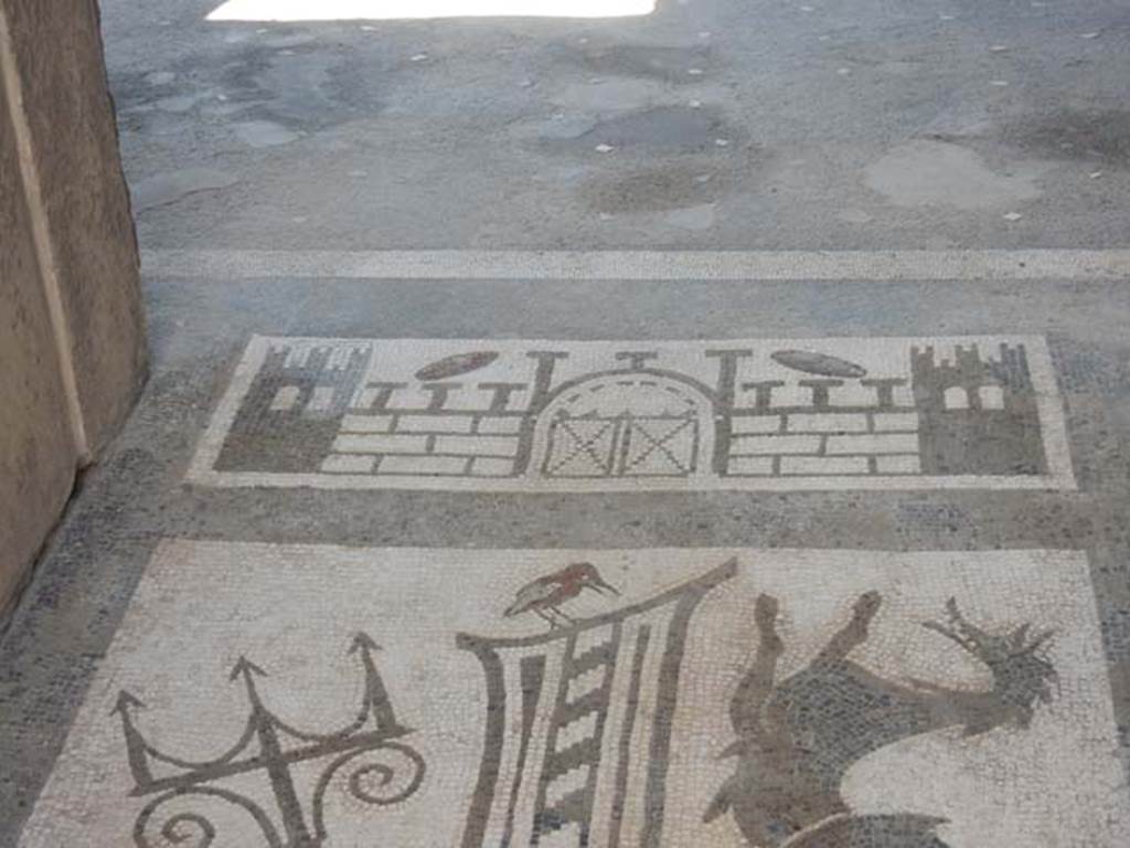 VII.1.40 Pompeii. May 2017. South end of mosaic, with threshold adjoining the floor of the atrium. Photo courtesy of Buzz Ferebee.