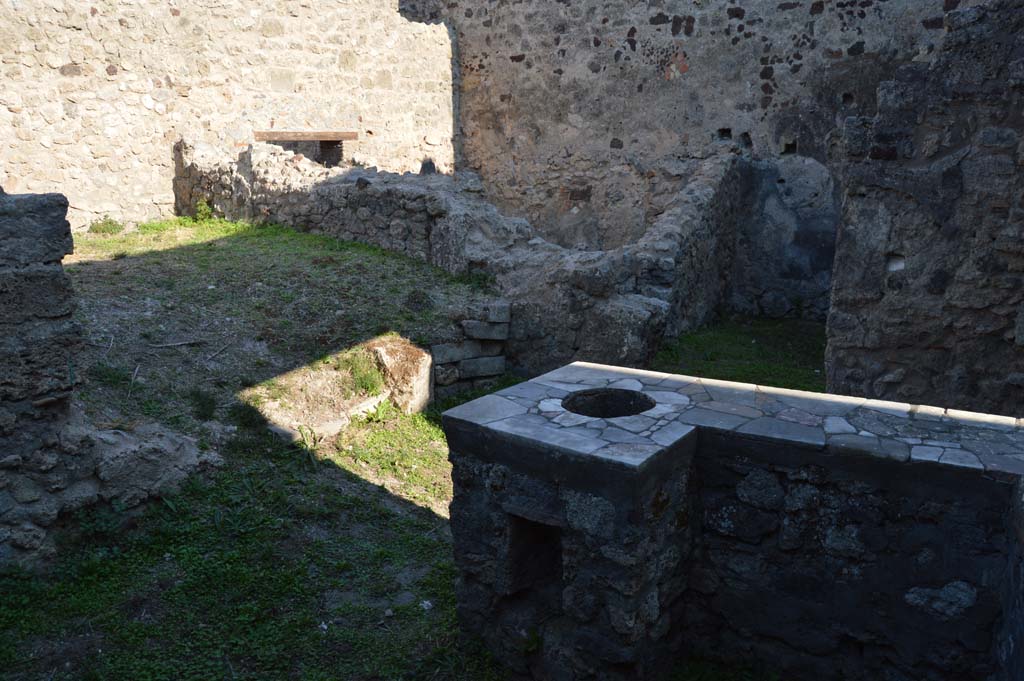 VII.1.44 Pompeii. October 2017. Looking south-east across counter in bar-room.
Foto Taylor Lauritsen, ERC Grant 681269 DÉCOR.