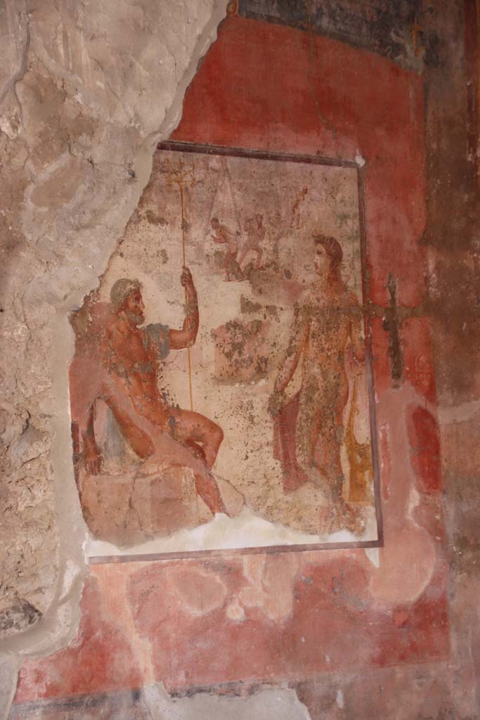 VII.1.47 Pompeii, September 2021. 
Exedra 10, west wall with central painting of Apollo and Poseidon helping with the construction of the walls of Troy.
Photo courtesy of Klaus Heese.